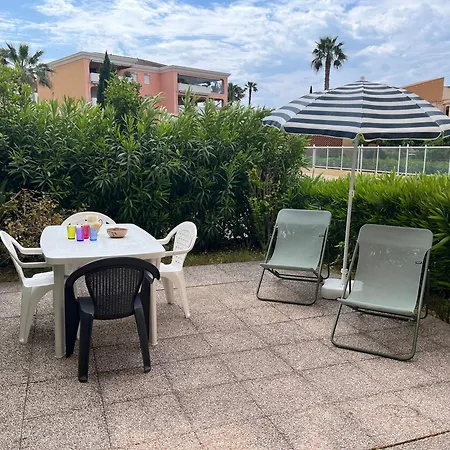 Apartment T2 En Rez De Jardin Avec Piscine Le Lavandou