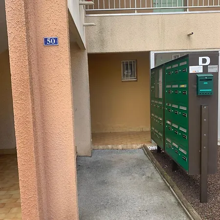 T2 En Rez De Jardin Avec Piscine דירה