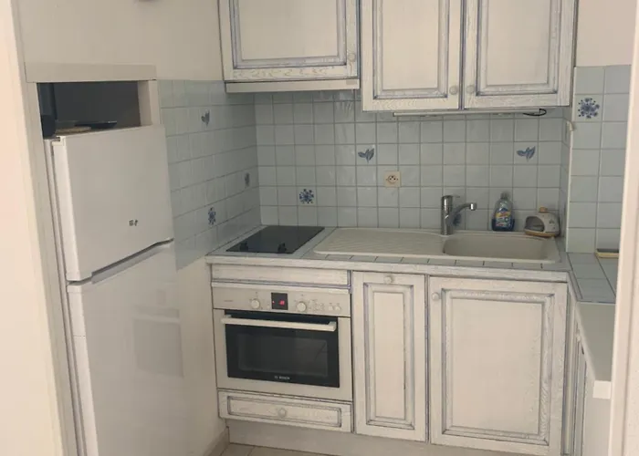 T2 En Rez De Jardin Avec Piscine Lägenhet *