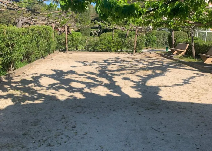 T2 En Rez De Jardin Avec Piscine 아파트