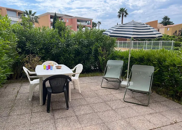 아파트 T2 En Rez De Jardin Avec Piscine 르 라방두