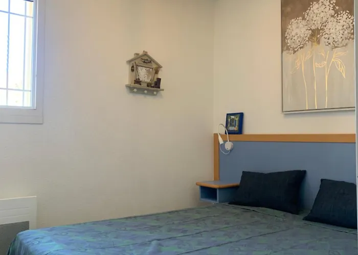 아파트 T2 En Rez De Jardin Avec Piscine *